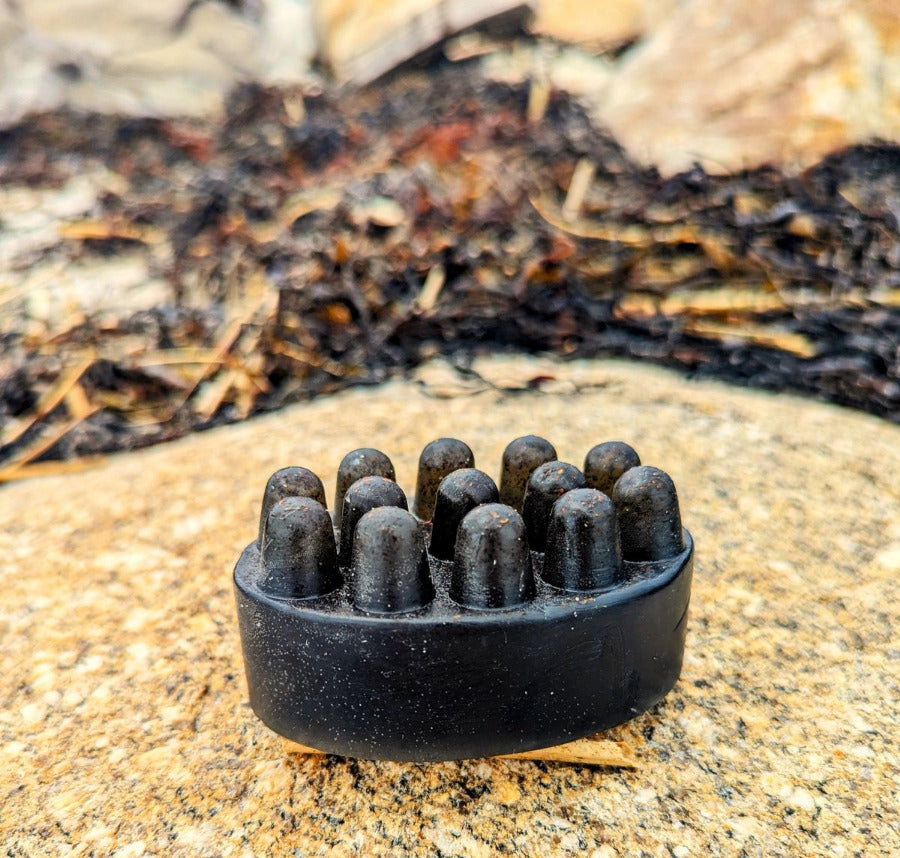 Kelp and Lemongrass Shampoo Bar outside